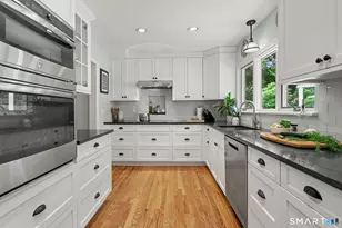 17 Pumpkin Ln, Norwalk, CT 06851 - Photo 9