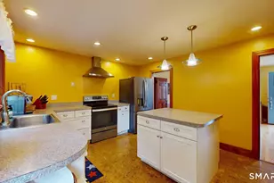 8 Bridge Ln, Enfield, CT 06082 - Photo 5