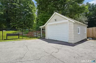 761 Den Rd, Stamford, CT 06903 - Photo 23