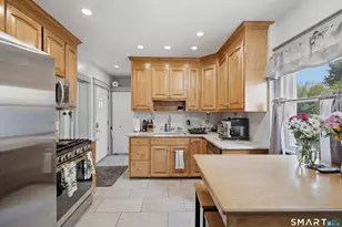 78 Levesque Ave, West Hartford, CT 06110 - Photo 9