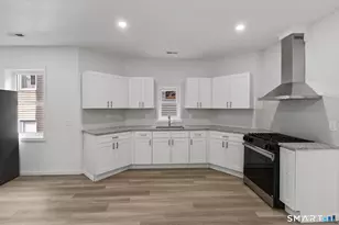 16 Arch St, Waterbury, CT 06710 - Photo 5