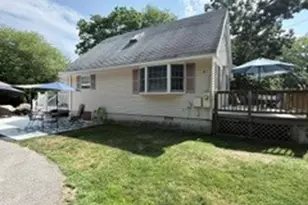33 Maple St, Stonington, CT 06378 - Photo 3