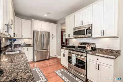 18 Lawrence Avenue #18, Danbury, CT 06810 - Photo 3