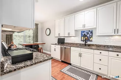18 Lawrence Avenue #18, Danbury, CT 06810 - Photo 15