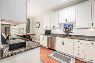 18 Lawrence Ave, Danbury, CT 06810 - Photo 15