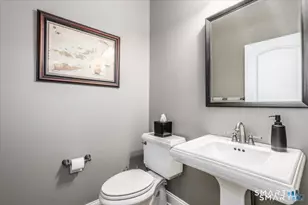 18 Lawrence Ave, Danbury, CT 06810 - Photo 17
