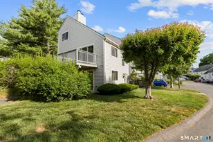 9 Clubhouse Dr, Cromwell, CT 06416 - Photo 3
