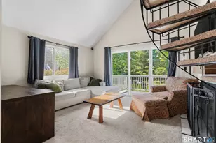 9 Clubhouse Dr, Cromwell, CT 06416 - Photo 7