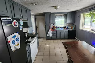 18 Allen Ct, Meriden, CT 06450 - Photo 3