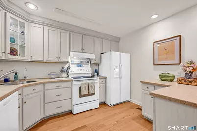 402 Lakeview Drive #402, Southington, CT 06489 - Photo 9