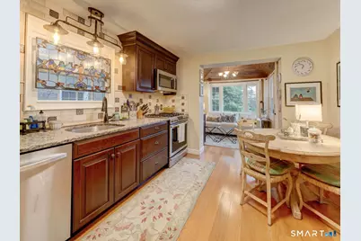 338 Ridgewood Road, West Hartford, CT 06107 - Photo 17