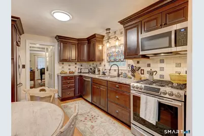 338 Ridgewood Road, West Hartford, CT 06107 - Photo 11