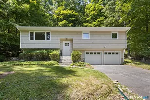 2 Oakwood Dr, New Fairfield, CT 06812 - Photo 1