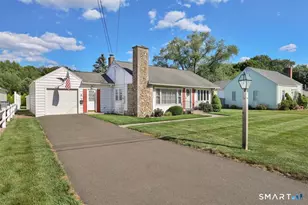 16 Locust St, Plainville, CT 06062 - Photo 3
