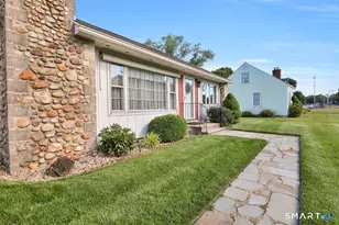 16 Locust St, Plainville, CT 06062 - Photo 5