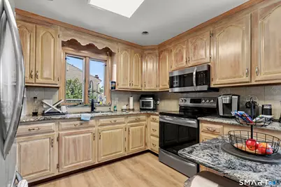 92 Burwood Avenue, Stamford, CT 06902 - Photo 5