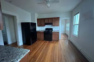 417 Willow St, Bridgeport, CT 06610 - Photo 9