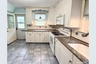 5 Knollwood Terrace East, Shelton, CT 06484 - Photo 9