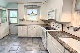 5 Knollwood Terrace E, Shelton, CT 06484 - Photo 9