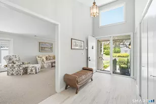 109 Field Point Dr, Fairfield, CT 06824 - Photo 11