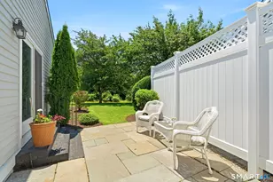 109 Field Point Dr, Fairfield, CT 06824 - Photo 31