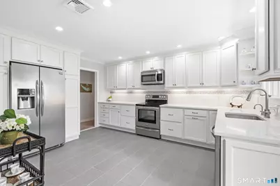 109 Field Point Drive #109, Fairfield, CT 06824 - Photo 17