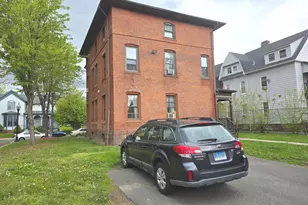 31 Alden St, Hartford, CT 06114 - Photo 11