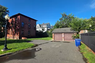 31 Alden St, Hartford, CT 06114 - Photo 15