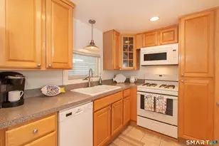 37 Lawrence Ave, Milford, CT 06460 - Photo 15