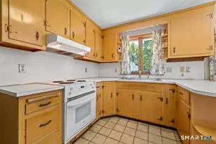 103 Debra Ln, Bristol, CT 06010 - Photo 9