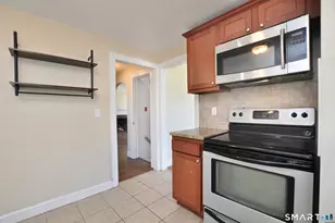 103 W Center St, Manchester, CT 06040 - Photo 15
