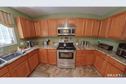 21 Hillcrest Avenue, Meriden, CT 06451 - Photo 9