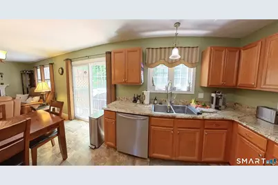 21 Hillcrest Avenue, Meriden, CT 06451 - Photo 11