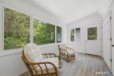 8 Roxbury Court, East Lyme, CT 06357 - Photo 15