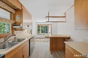8 Roxbury Ct, East Lyme, CT 06357 - Photo 13