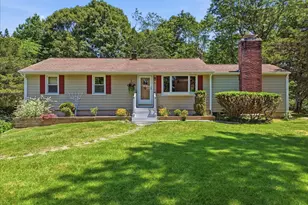 8 Roxbury Ct, East Lyme, CT 06357 - Photo 1