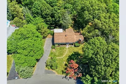8 Roxbury Court, East Lyme, CT 06357 - Photo 5