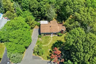 8 Roxbury Ct, East Lyme, CT 06357 - Photo 5