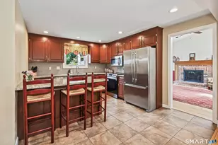 2 Meadowside Dr, Farmington, CT 06085 - Photo 7