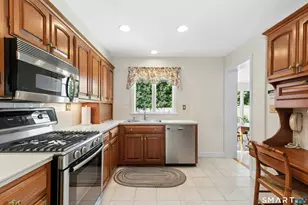 211 Old Norwalk Rd, New Canaan, CT 06840 - Photo 17