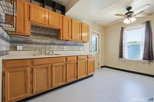841 Iranistan Ave, Bridgeport, CT 06604 - Photo 17