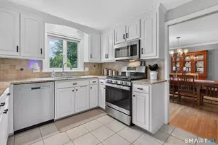 19 Kennedy Rd, Manchester, CT 06042 - Photo 9