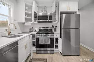149 E Main St, Clinton, CT 06413 - Photo 5