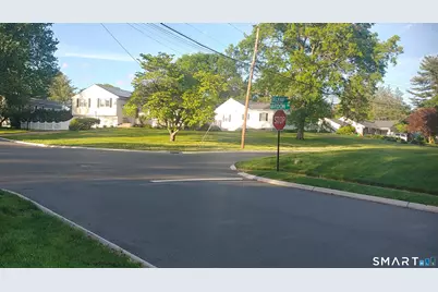22 Vardon Road, West Hartford, CT 06117 - Photo 25