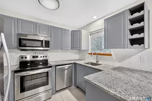 1 Horizon Dr, Norwalk, CT 06854 - Photo 9