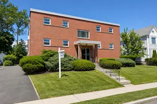 23 Oakwood Ave, West Hartford, CT 06119 - Photo 1