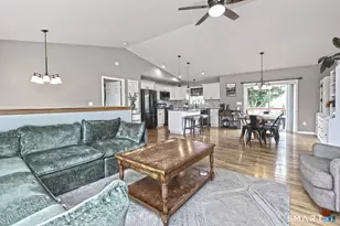 2 Cordone Cir, West Haven, CT 06516 - Photo 3