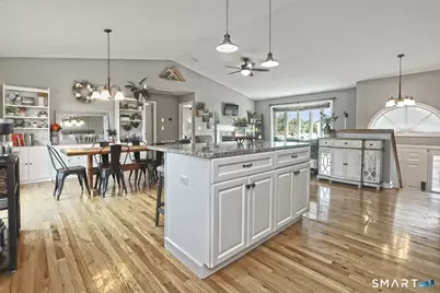 2 Cordone Circle, West Haven, CT 06516 - Photo 11