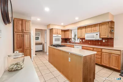 32 Country Way, Bethel, CT 06801 - Photo 15