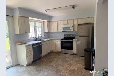 4 Founders Village #4, Clinton, CT 06413 - Photo 3